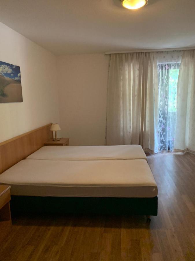 Grando Sukredo Hotel Amburgo Esterno foto